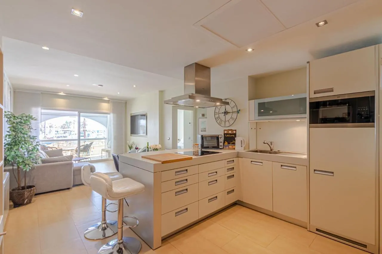 Luxury Waterfront Apartment Benalmádena Španělsko
